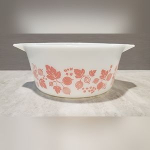 Vintage Pyrex Pink Gooseberry 1 1/2 qt #474 no lid